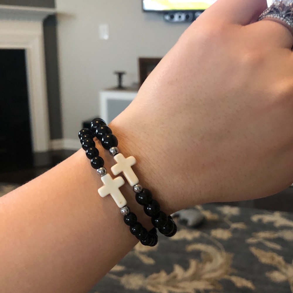 Cross Charm Beaded Bracelet - Picture 7 of 8